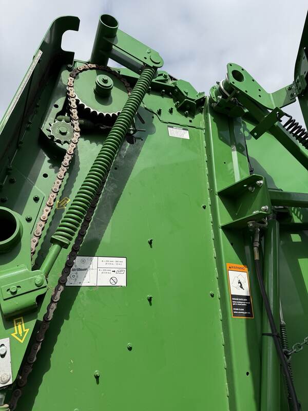 2019 John Deere 560M Round Baler photo