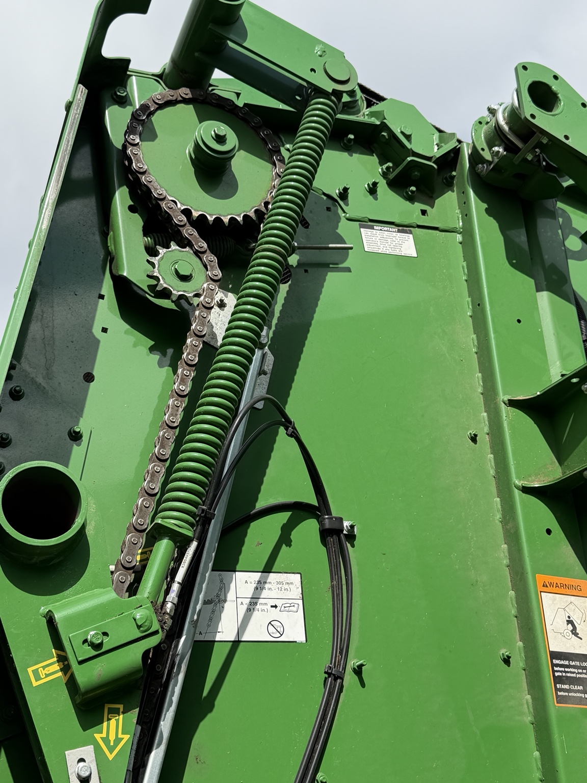 2022 John Deere 560M Round Baler photo