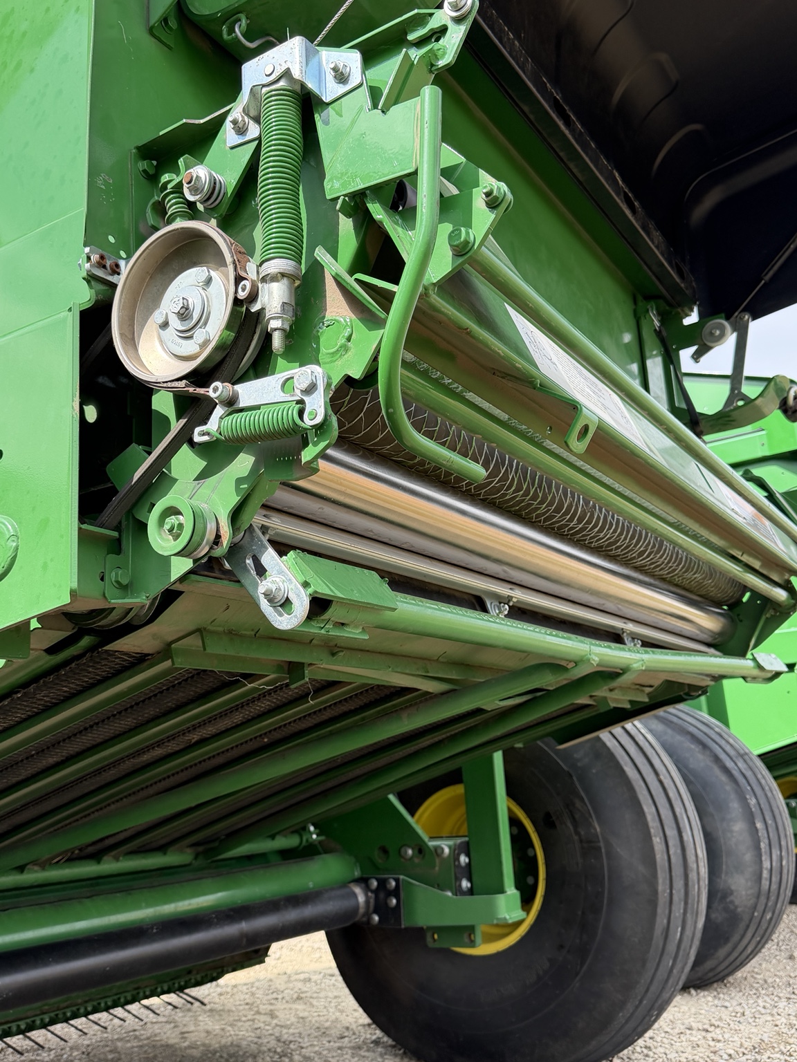 2022 John Deere 560M Round Baler photo